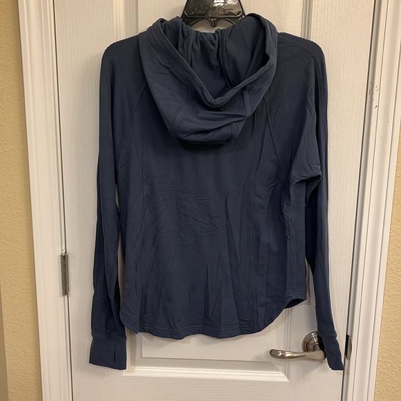 Lululemon sweatshirt size 4 - Picture 3 of 4